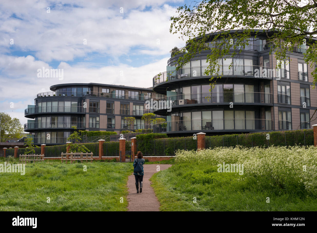 Modern upmarket development at Kingsley Walk, looking over Midsummer Common and the river Cam in Cambridge city centre. Cambridgeshire, England, UK. Stock Photo
