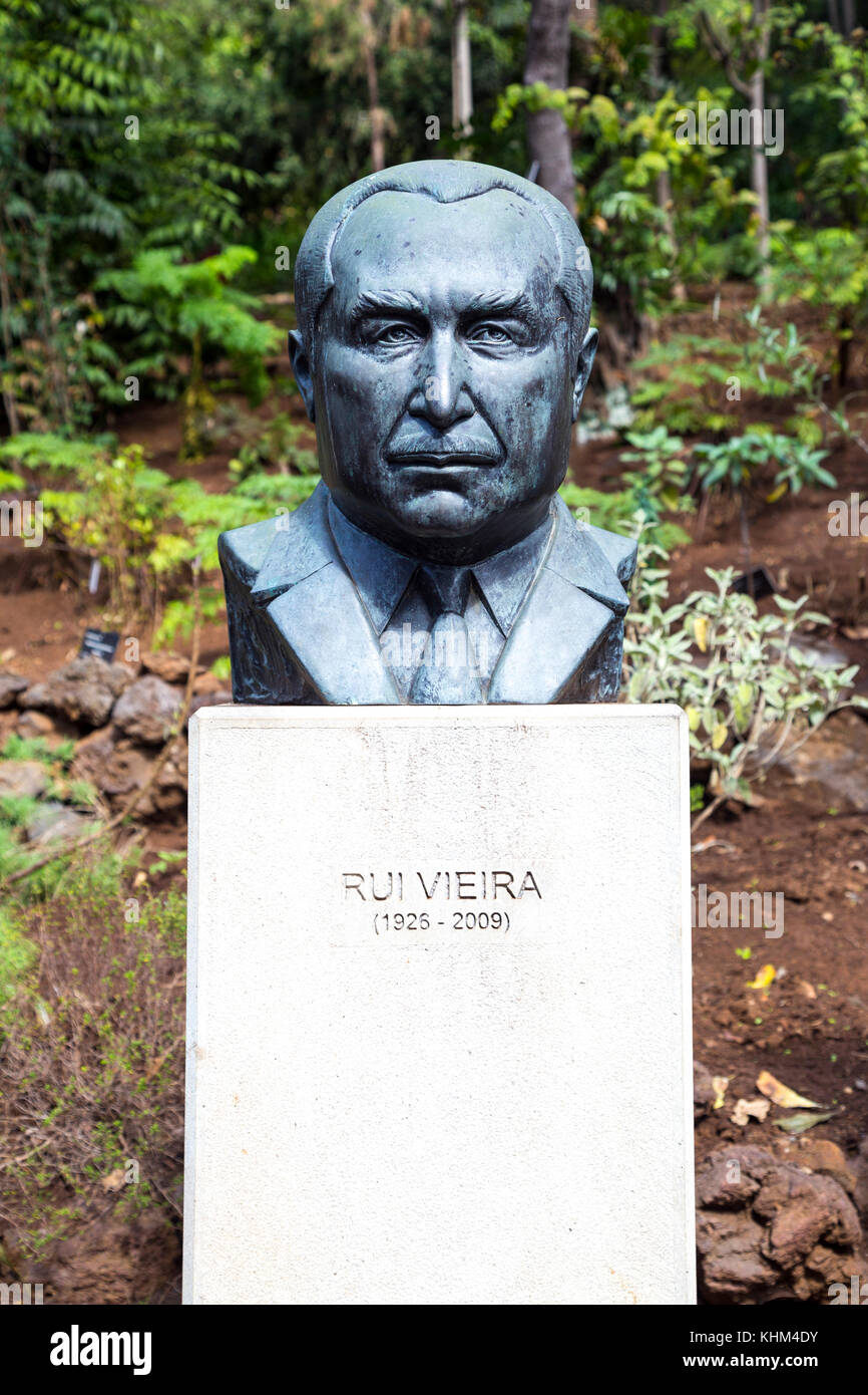 Bust of Rui Vieira at the Botanical Gardens (Jardim Botânico da Madeira), Madeira, Portugal Stock Photo