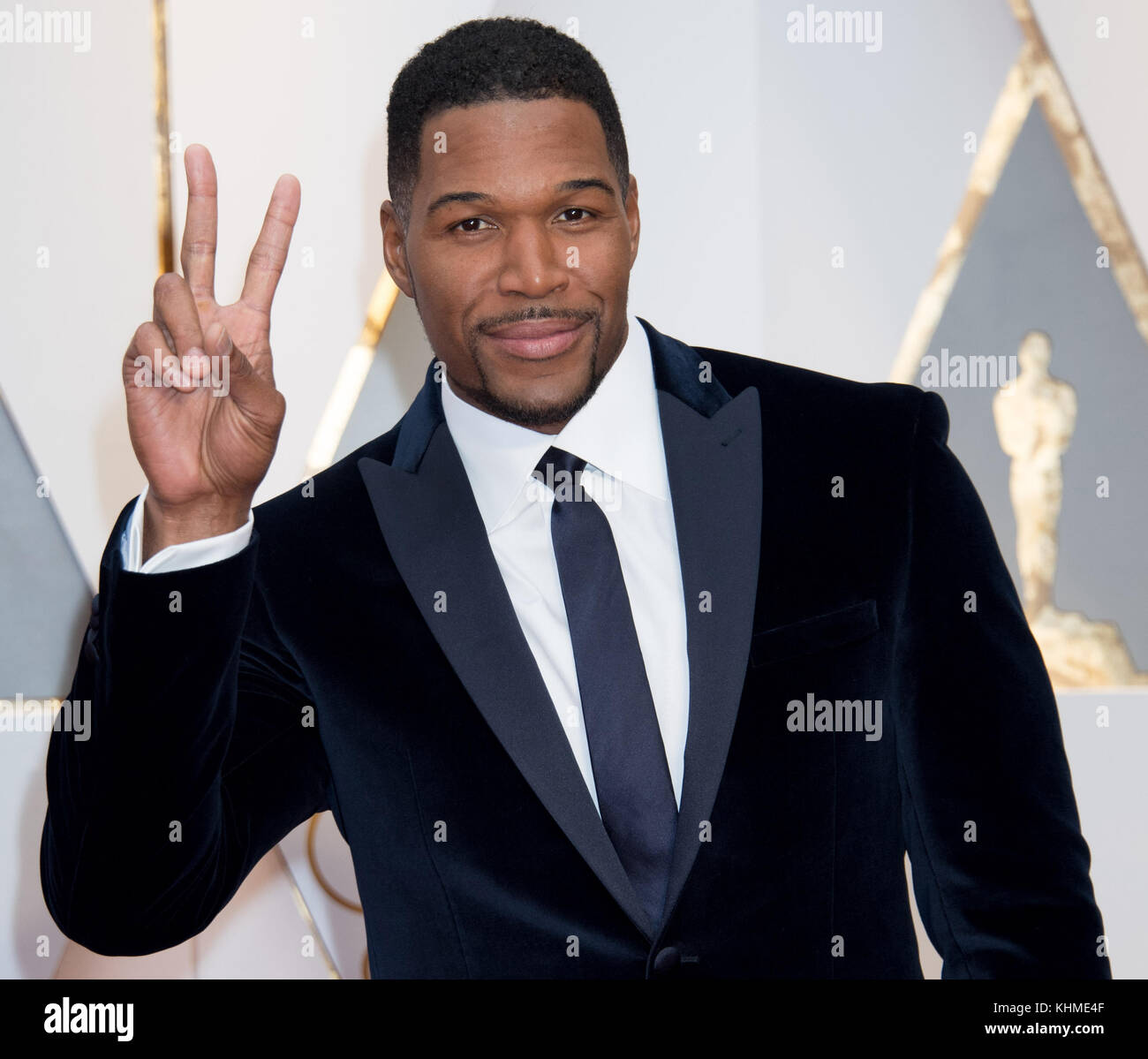 HOLLYWOOD, CA - FEBRUARY 26: Michael Strahan attends the 89th Annual Academy Awards at Hollywood & Highland Center on February 26, 2017 in Hollywood, California  People:  Michael Strahan  Transmission Ref:  MNC Stock Photo