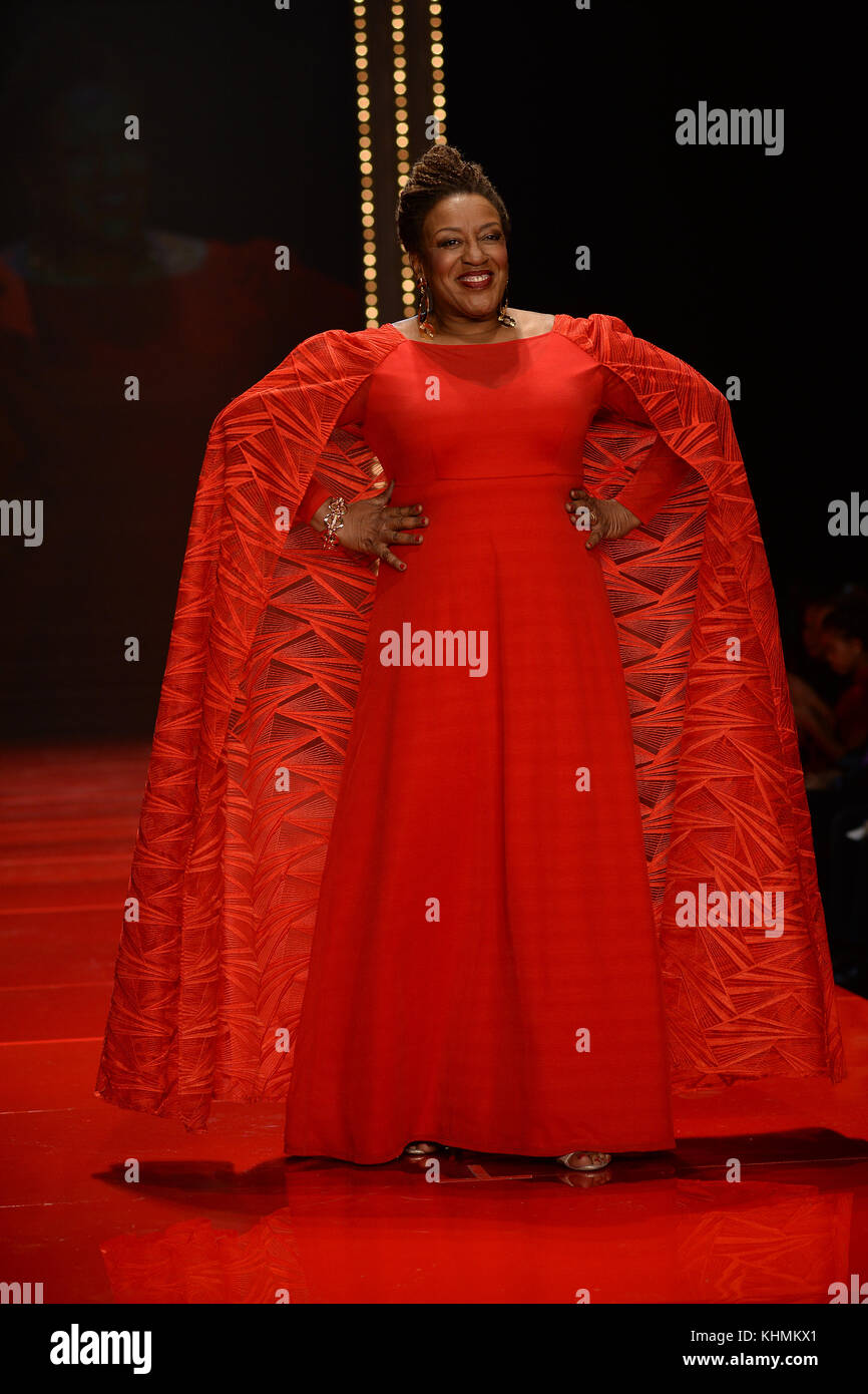 NEW YORK, NY - FEBRUARY 09: CCH Pounder attends the 'Go Red for Women' fashion show during Fall 2017 New York Fashion Week at Hammerstein Ballroom on February 9, 2017 in New York City.    People:  CCH Pounder Stock Photo