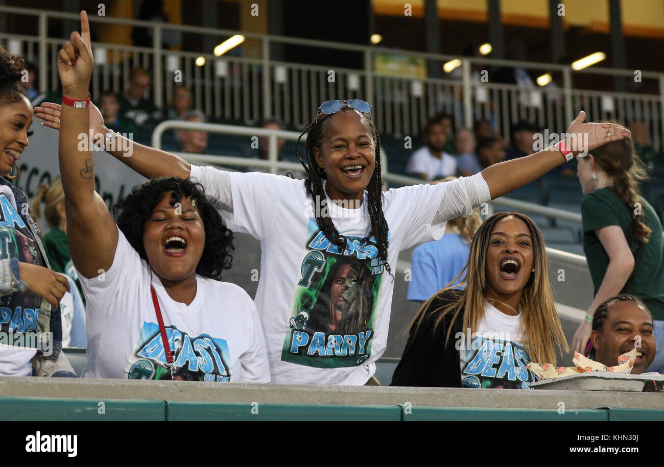 New Orleans, LA, USA. 18th Nov, 2017. Family members of Tulane senior Parry Nickerson #17 support their player from the stands during the NCAA football game between the Tulane Green Wave and the Houston Cougars at Yulman Stadium in New Orleans, LA. Kyle Okita/CSM/Alamy Live News Stock Photo