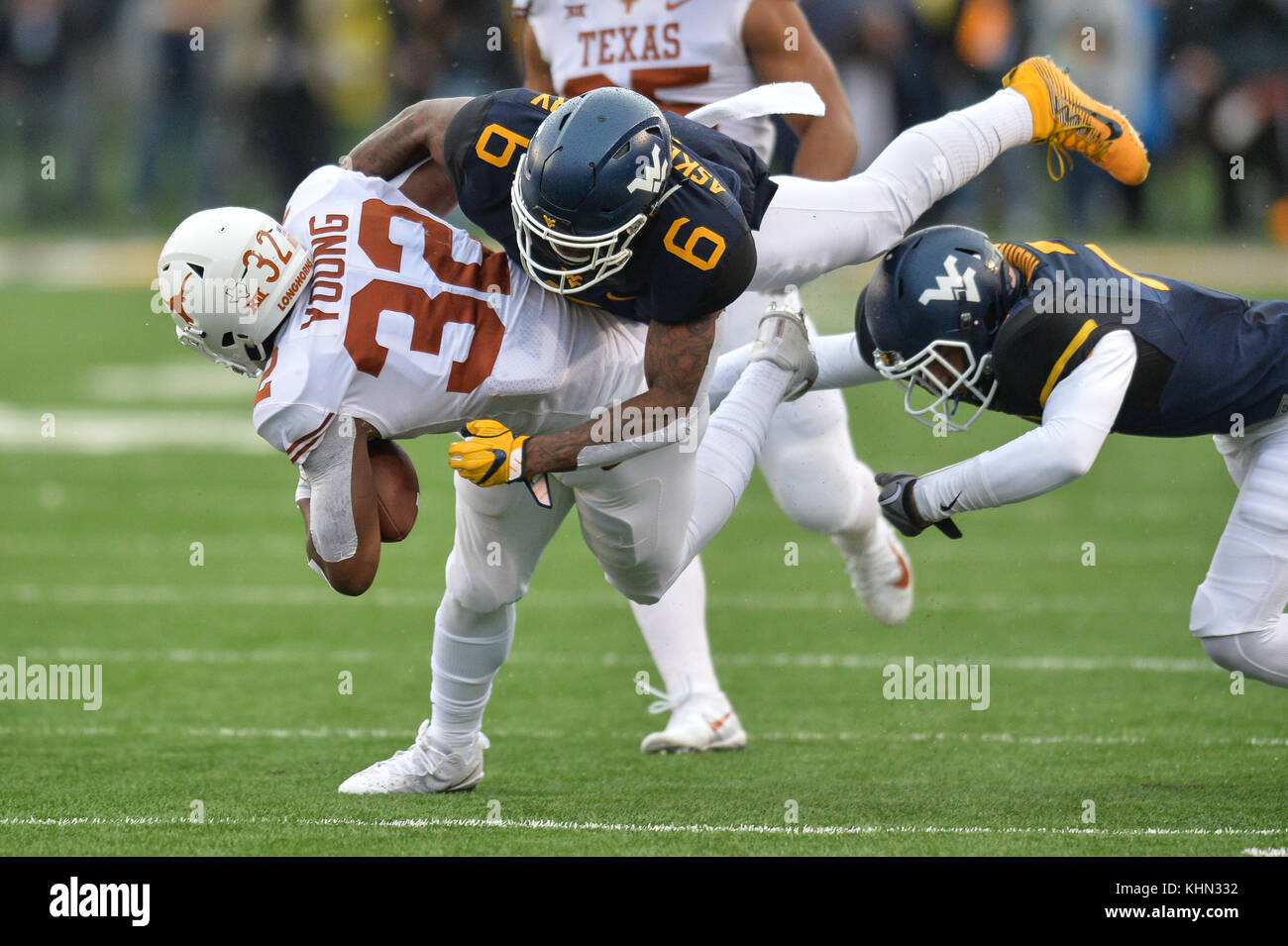 West Virginia, USA. 18th Nov, 2017. Running back Daniel