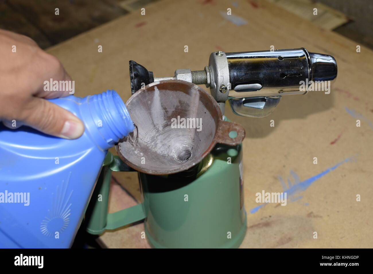 Kerosene blow torch hi-res stock photography and images - Alamy