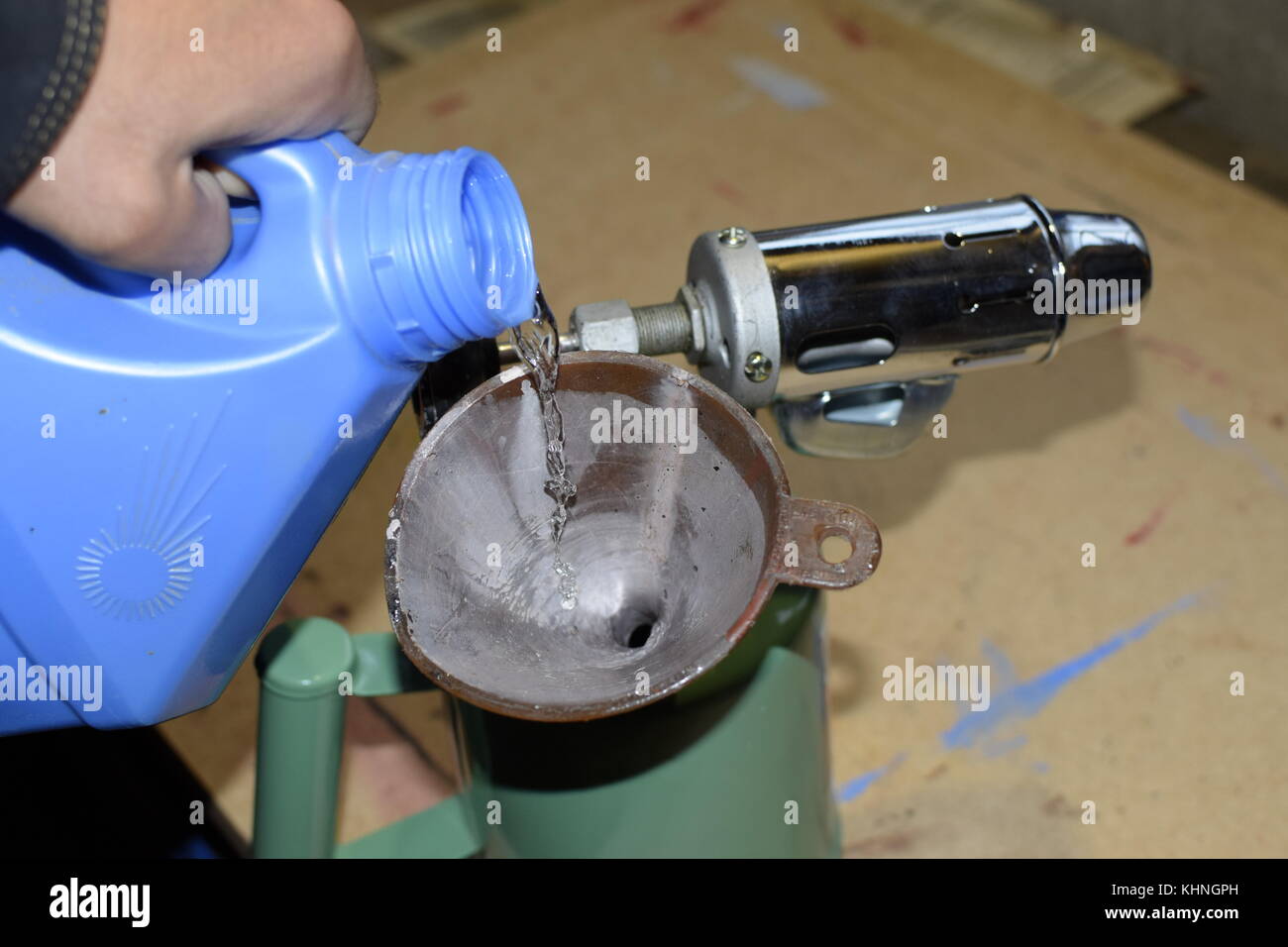 Kerosene blow torch hi-res stock photography and images - Alamy