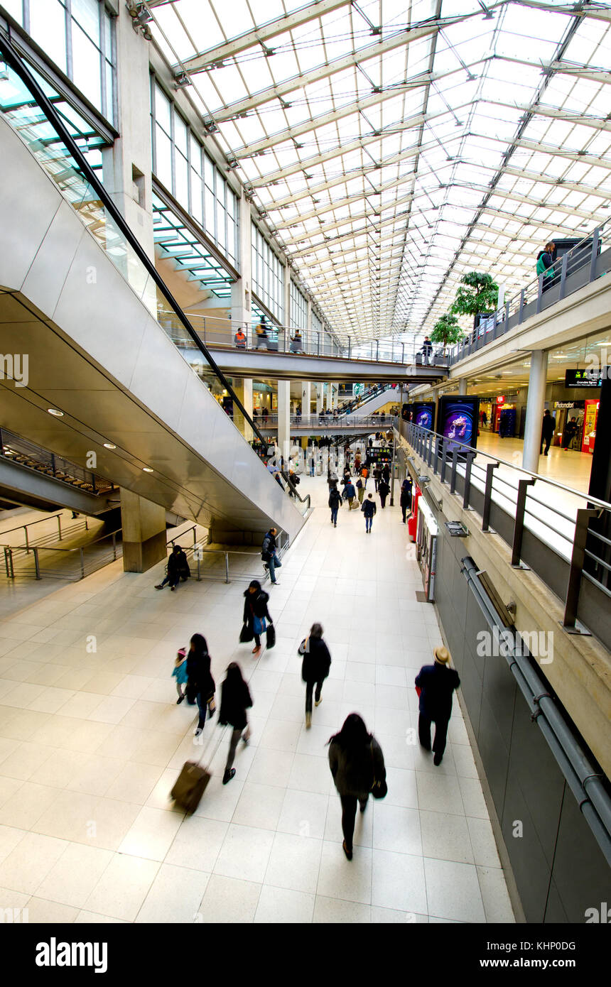 Paris gare du nord metro hires stock photography and images Alamy