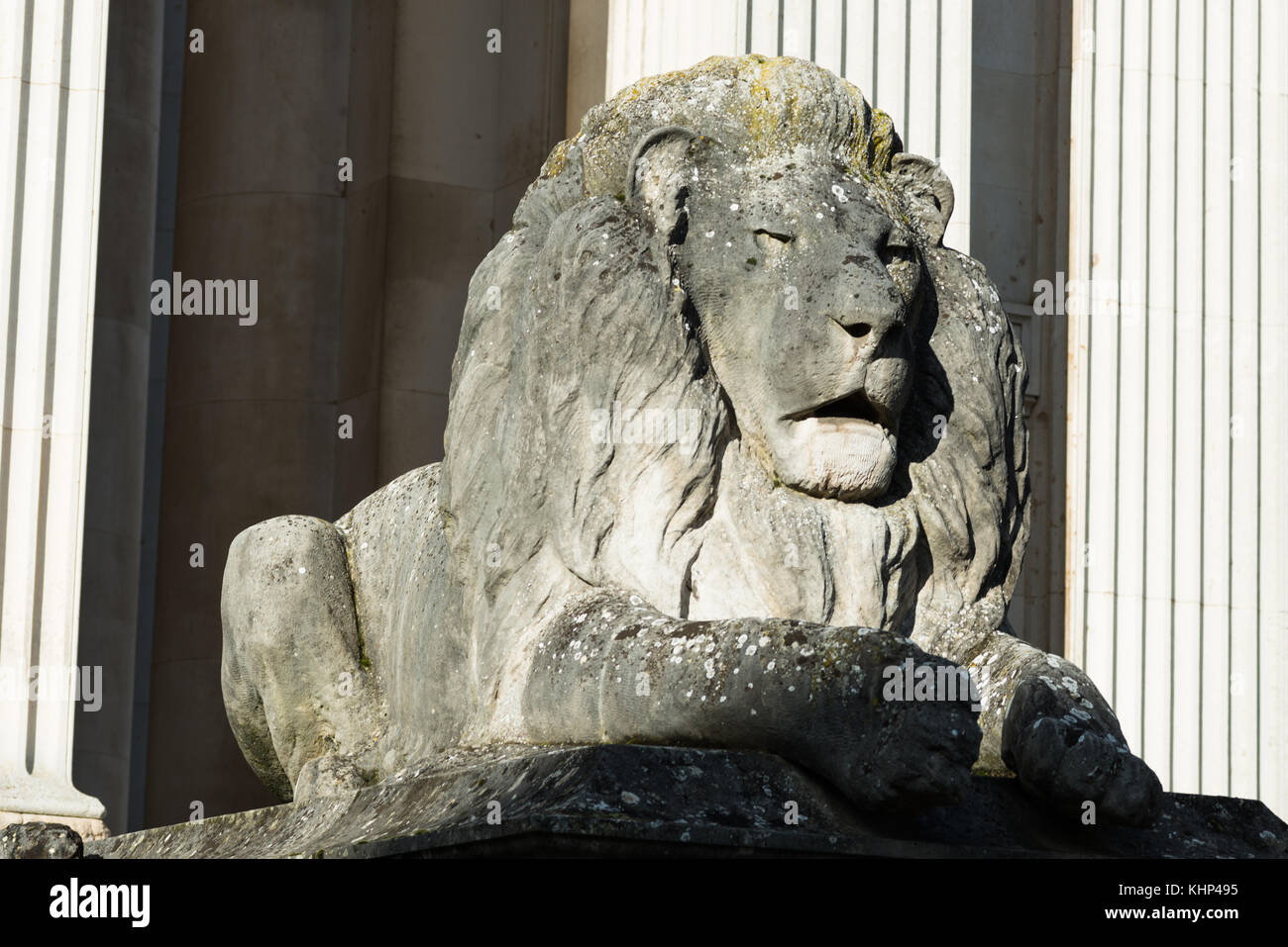 Lion Statue Uk High Resolution Stock Photography and Images Alamy