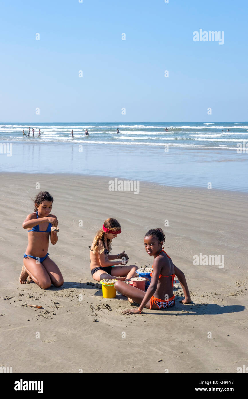 Teen girls beach hi-res stock photography and images - Alamy