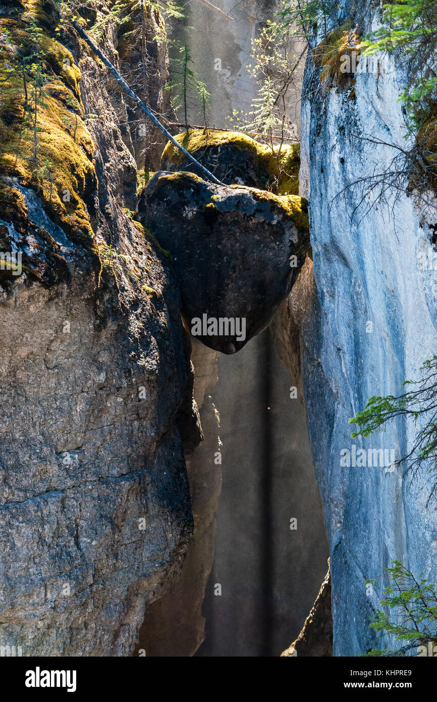 Chock Rocks Chockstones hi-res stock photography and images - Alamy