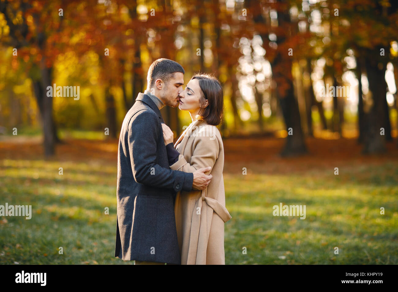 couple in the park Stock Photo - Alamy