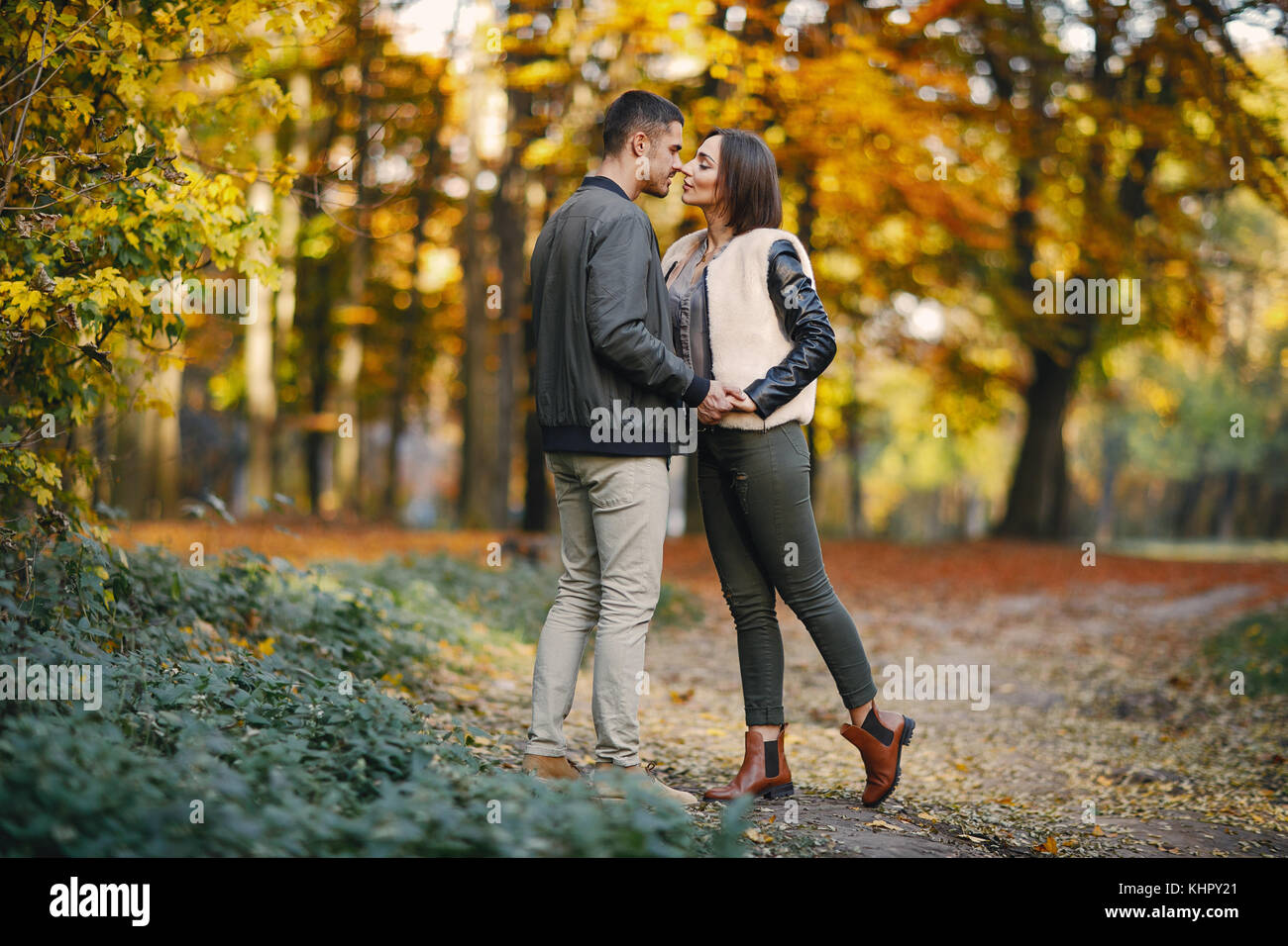 couple in the park Stock Photo - Alamy