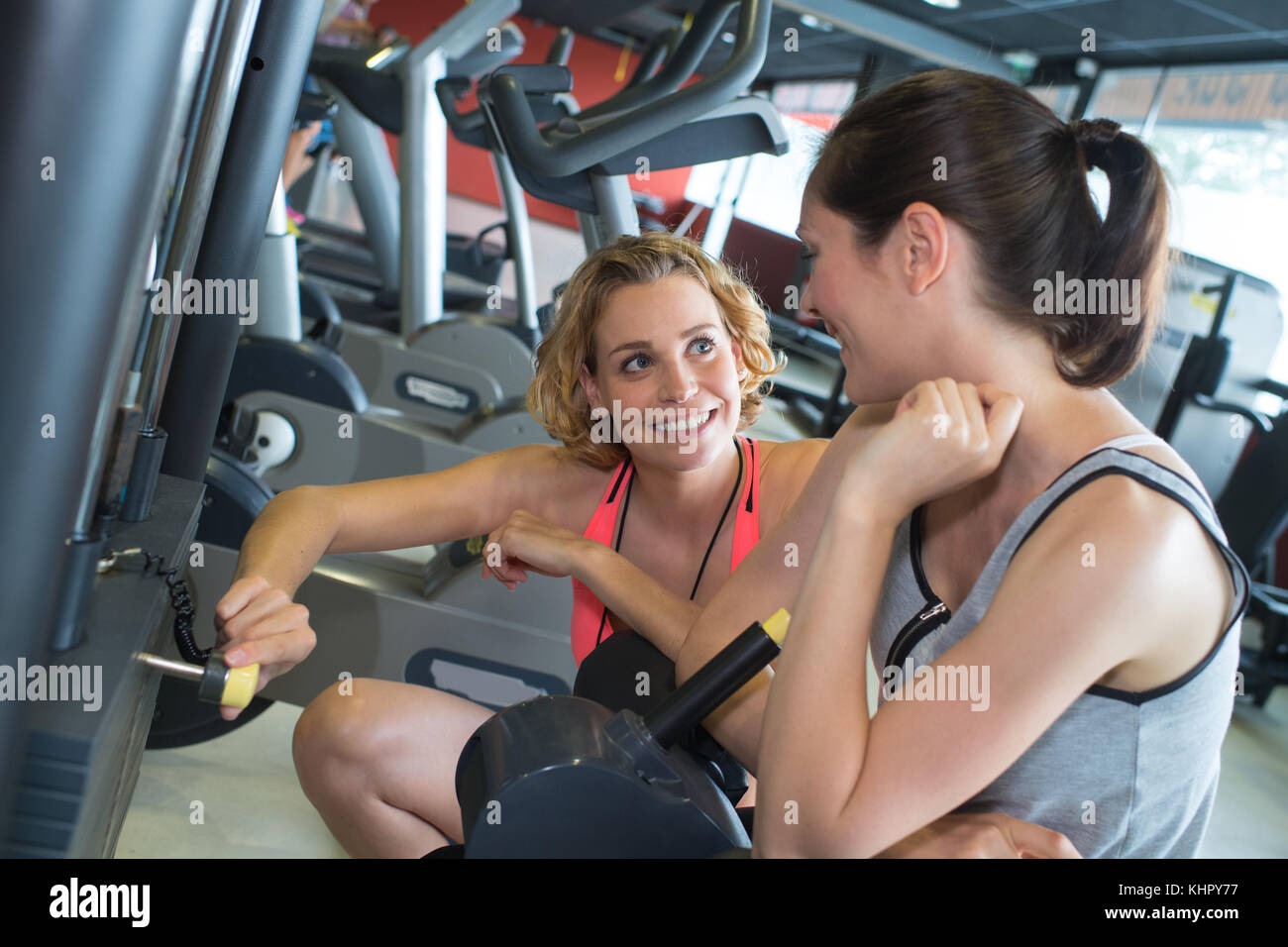 Group sporty females standing hi-res stock photography and images - Alamy
