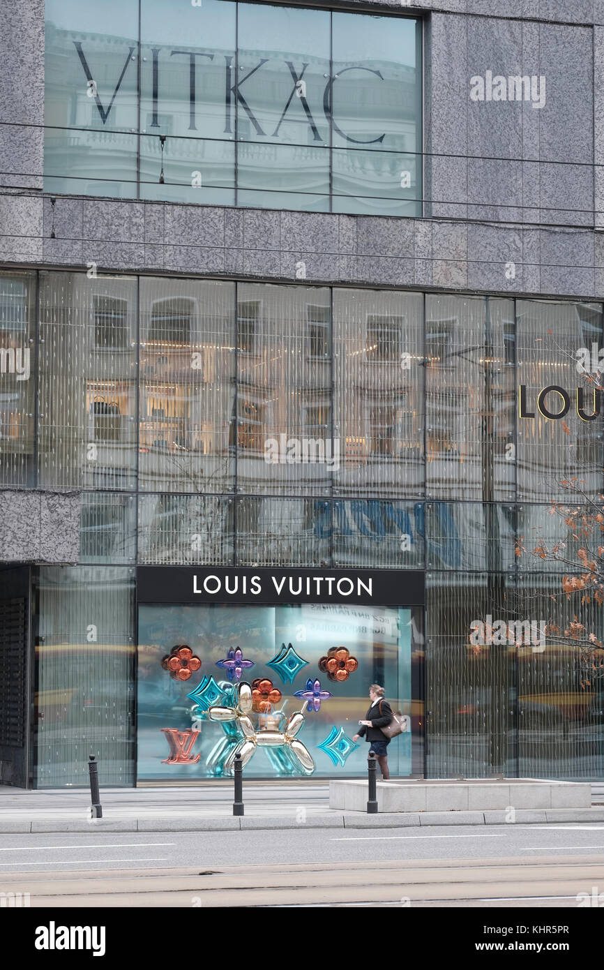 Gammeldags glæde Oprør Louis Vuitton shop, Warsaw, Poland Stock Photo - Alamy