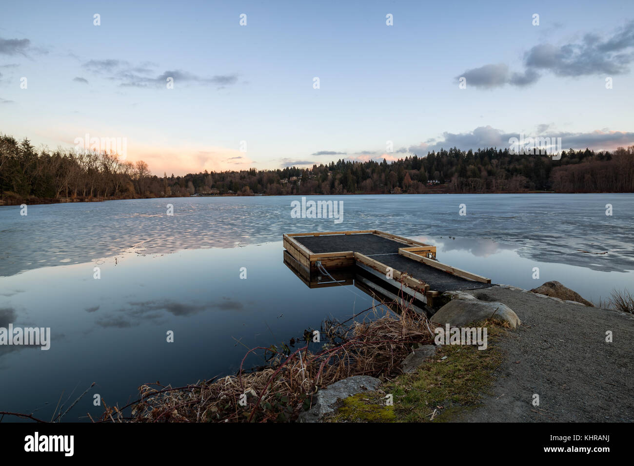 Deer Lake During Sunset Picture Taken In Burnaby Greater Vancouver Bc Canada During A Winter Sunset Stock Photo Alamy