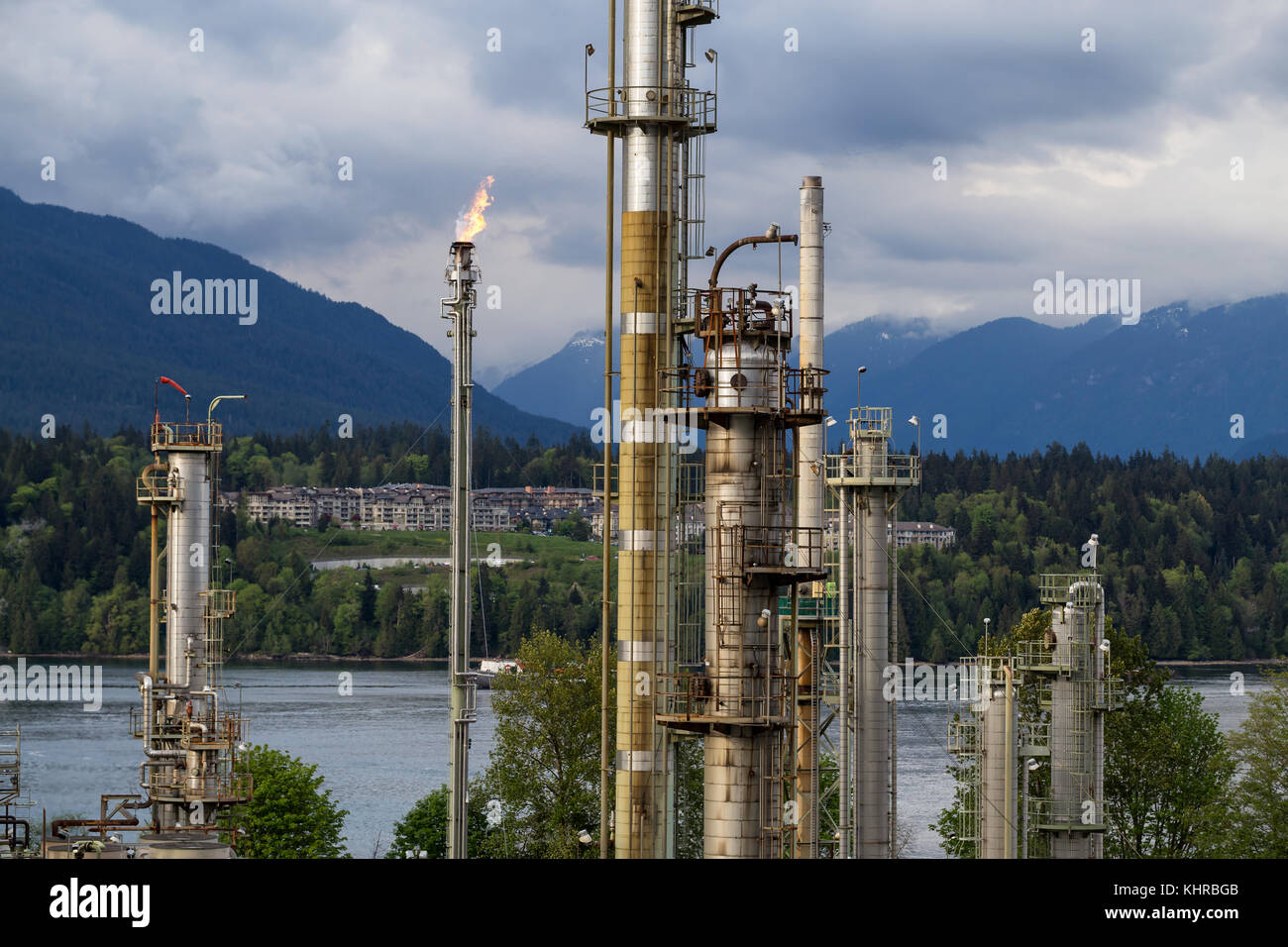 Oil refinery burnaby bc bc hires stock photography and images Alamy