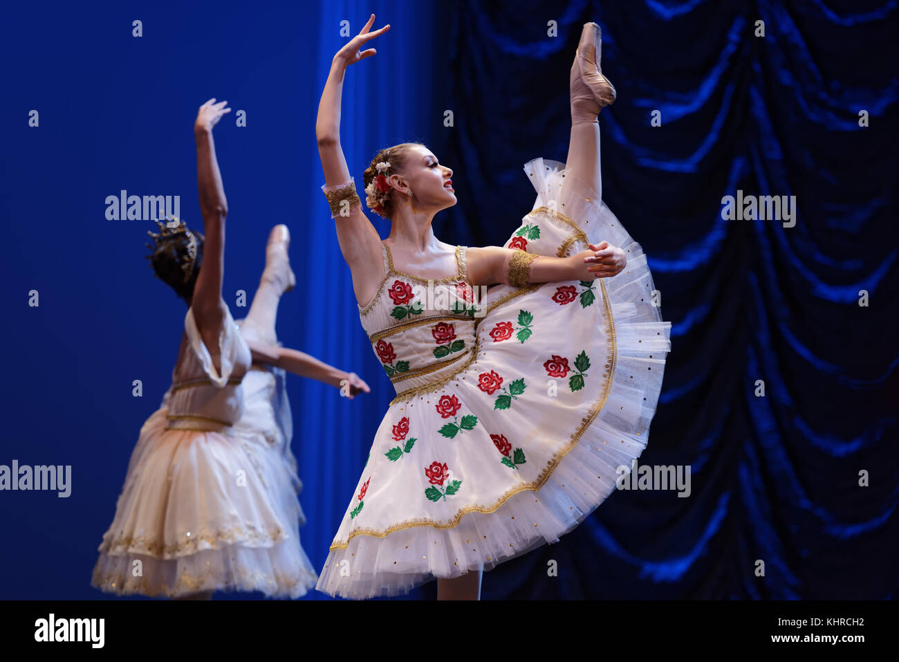 St. Petersburg, Russia - November 16, 2017: Students of Vaganova Ballet  Academy perform during anniversary gala concert of Oleg Vinogradov. Great  chor Stock Photo - Alamy