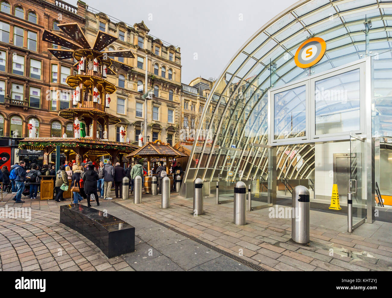 2017 Sales stalls in Glasgow's Christmas market at St. Enoch Square in Glasgow Scotland Stock Photo