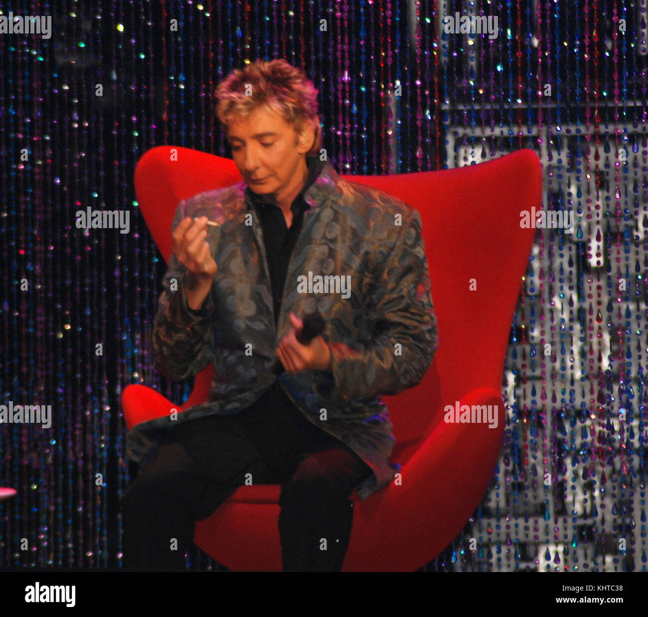 LAS VEGAS - NOVEMBER 14, 2007: Barry Manilow appears to be smoking 