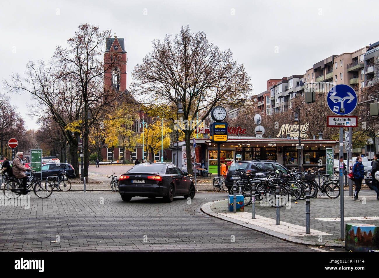Berlin Schöneberg. St. Matthias Catholic Church and Moccas Cafe Bar on the Winterfeldtplatz . Stock Photo