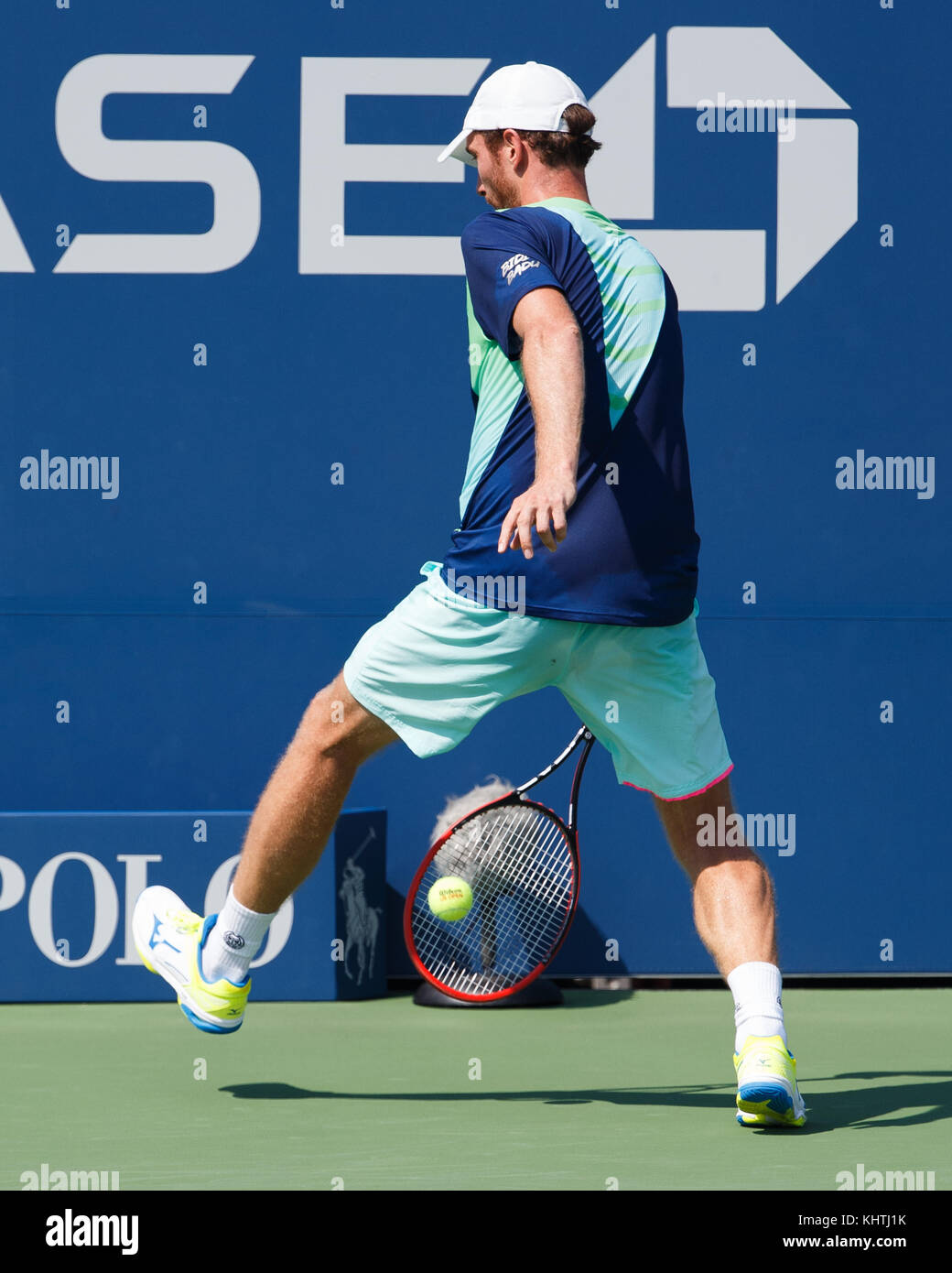 Dutch tennis player MATWE MIDDELKOOP (NED) plays a tweener shot during  men's singles match at US Open 2017 Tennis Championship, New York City, New  Yo Stock Photo - Alamy