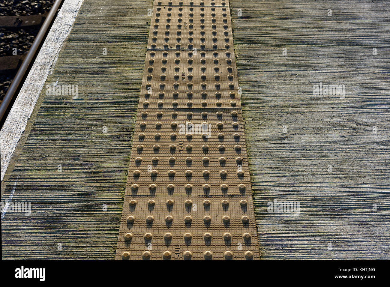 Rail platform tactile paving High Resolution Stock Photography and ...