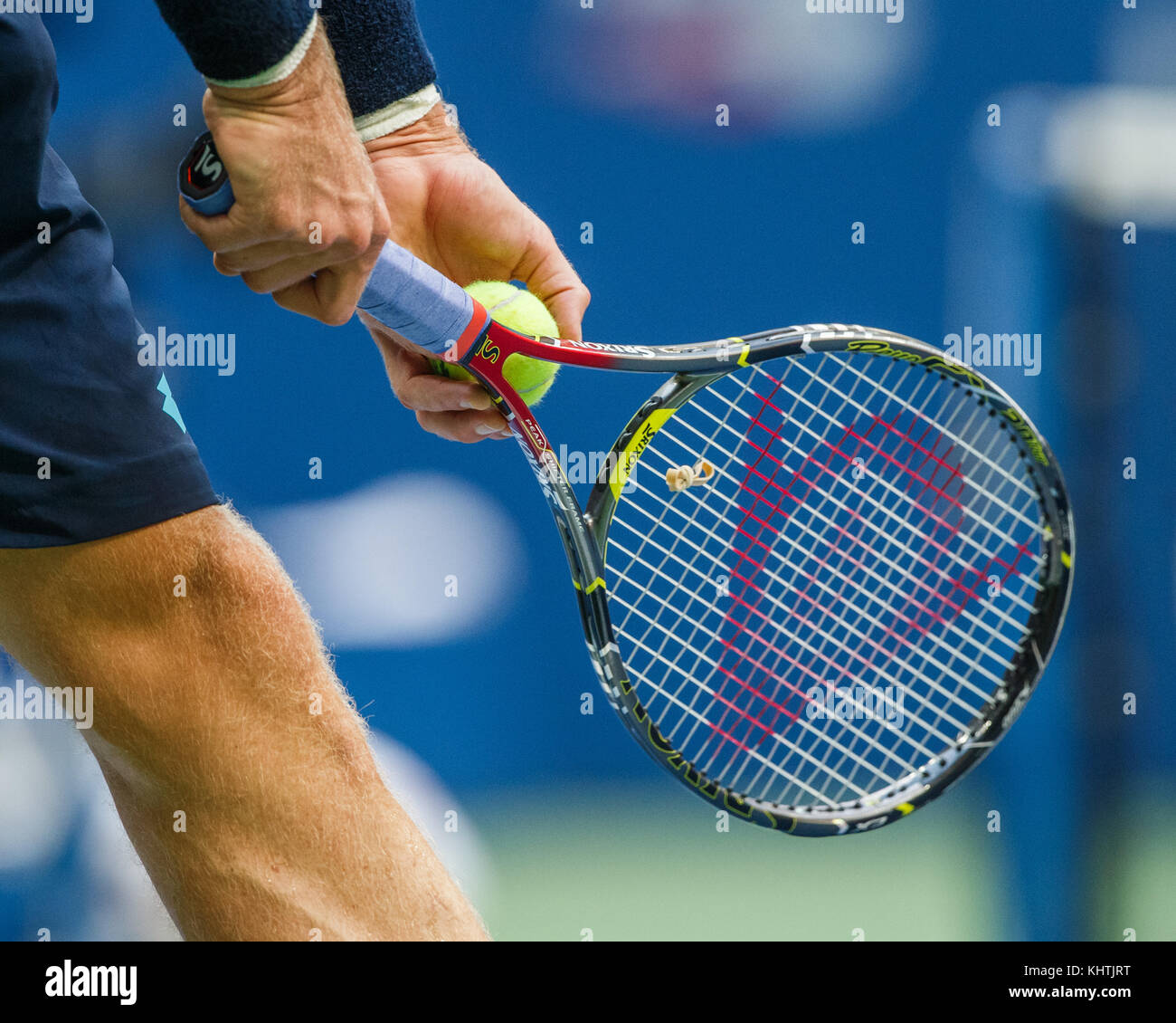 Tennis playing holding serving hi-res stock photography and images - Alamy