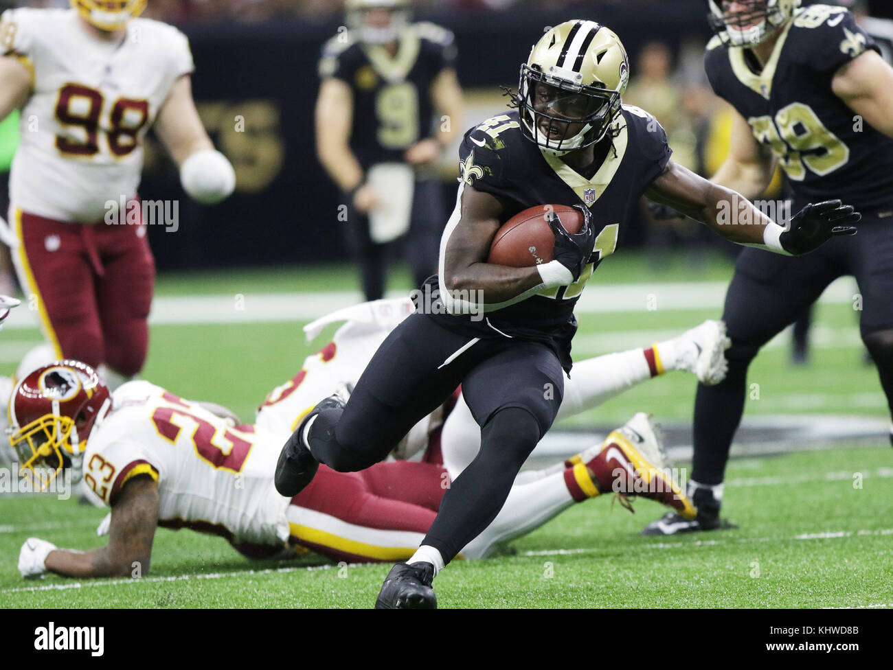 New Orleans, LOUISIANA, USA. 19th Nov, 2017. New Orleans Saints running back Alvin Kamara runs the ball against the Washington Redskins at the Mercedes-Benz Superdome in New Orleans, Louisiana USA on November 19, 2017. The Saints beat the Redskin 34-31 in overtime. Credit: Dan Anderson/ZUMA Wire/Alamy Live News Stock Photo
