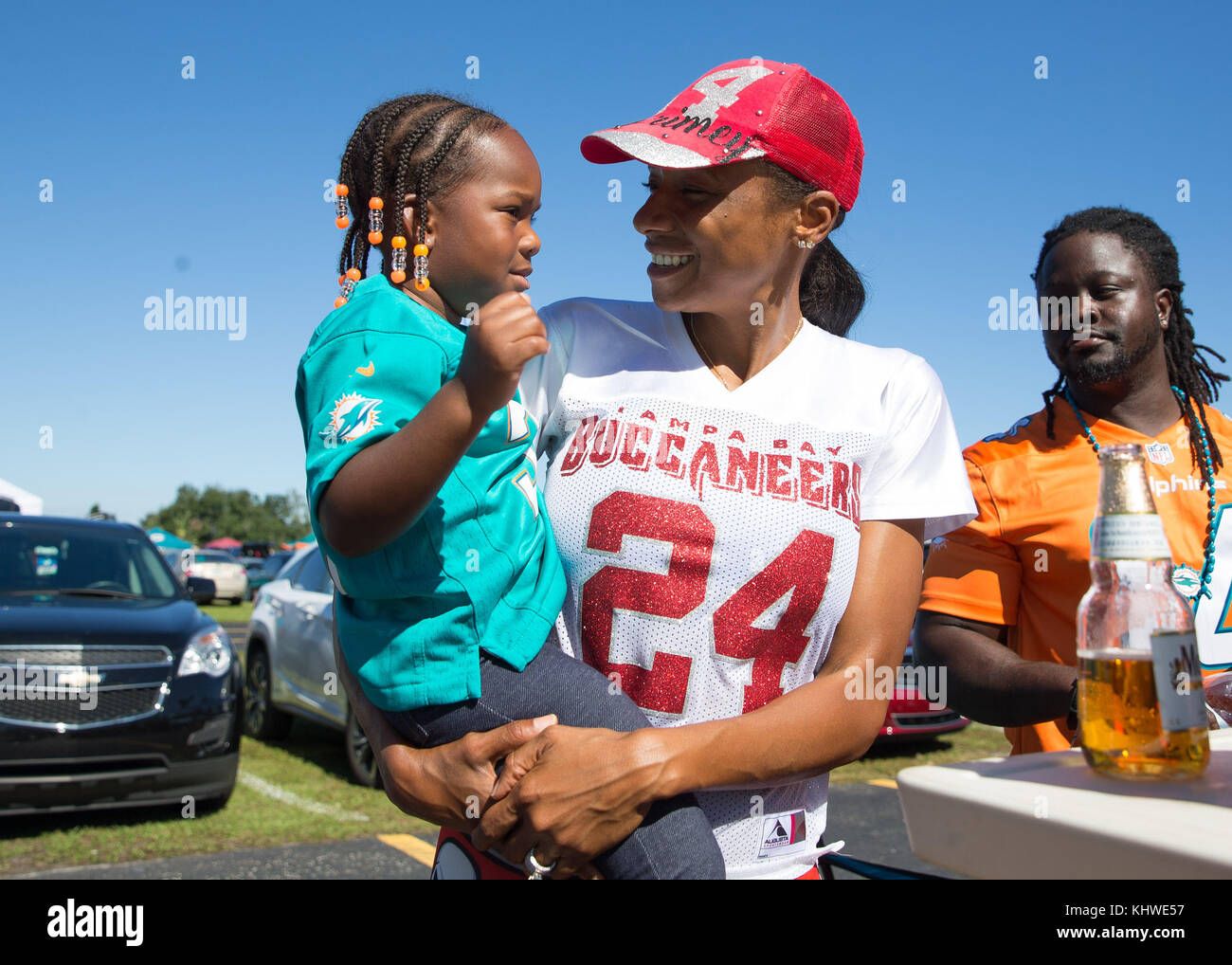 Florida, USA. 19th Nov, 2017. Miko Grimes, wife of Tampa Bay Buccaneers