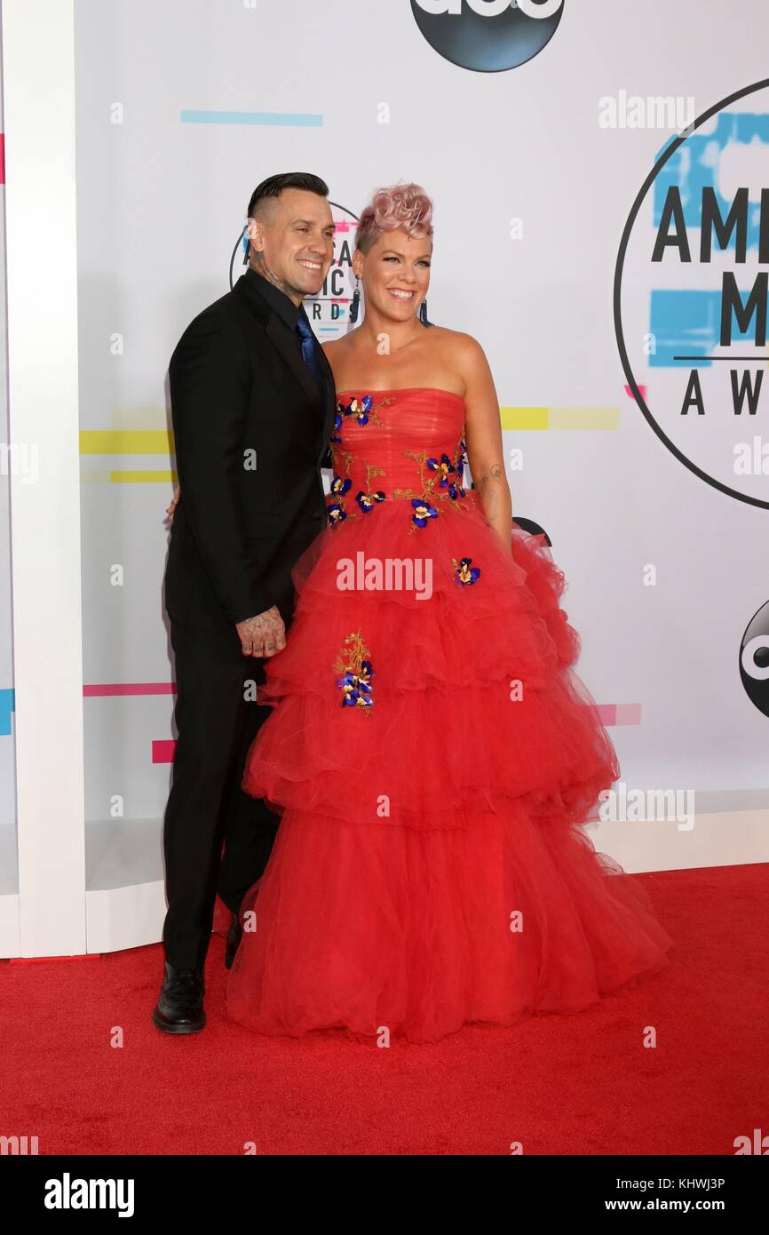 Los Angeles, CA, USA. 19th Nov, 2017. LOS ANGELES NOV 19 Corey Hart, Pink at the American