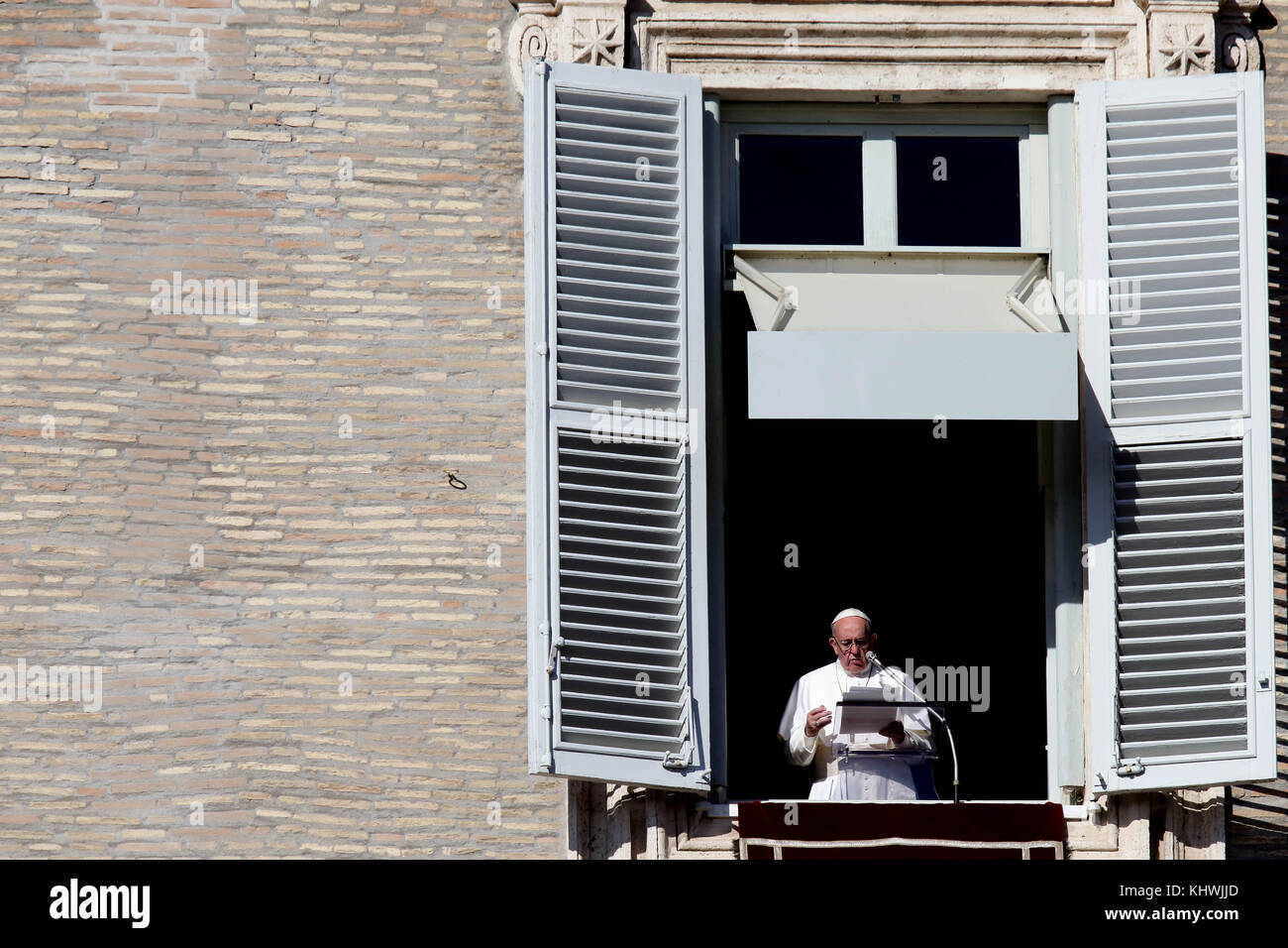 Rome, Italy. 19th Nov, 2017. POPE FRANCIS delivers Angelus prayer from ...