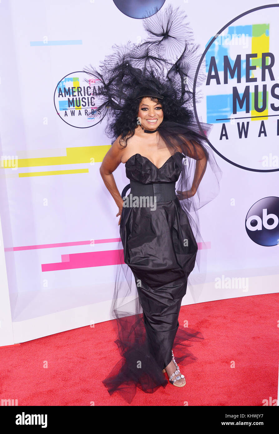Los Angeles, USA. 19th Nov, 2017. Diana Ross 305 arrives at the 2017 American Music Awards at Microsoft Theater on November 19, 2017 in Los Angeles, California Credit: Tsuni/USA/Alamy Live News Stock Photo