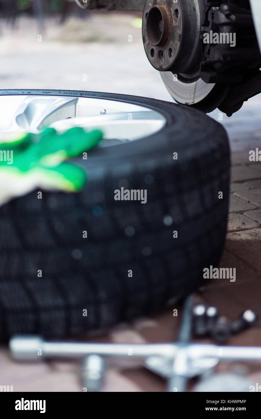 replacement car wheels Stock Photo Alamy
