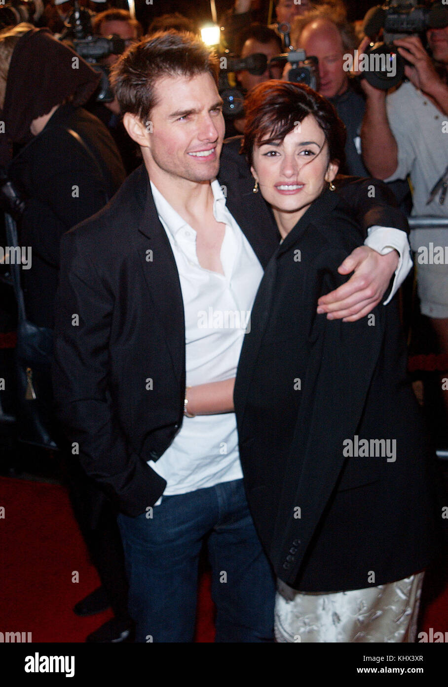 Tom Cruise and Penelope Cruz arriving at the Vanilla Sky premiere at(02)