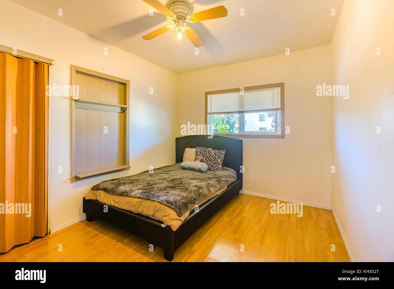 Lit Bedroom With Wood Flooring And Single Bed Wonderful
