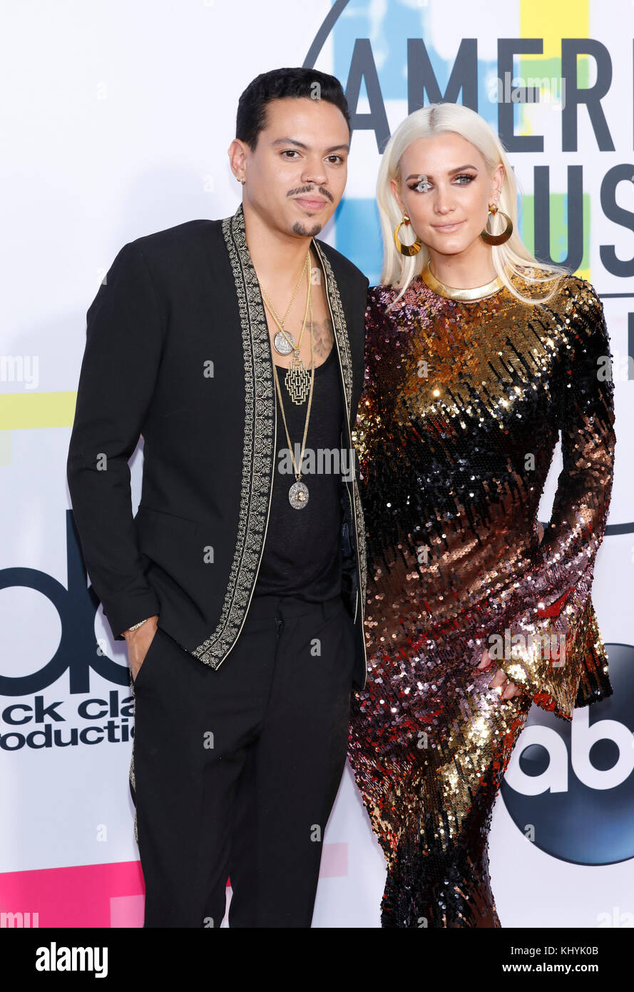 Evan Ross and Ashlee Simpson attend the 2017 American Music Awards, AMAs, at Microsoft Theatre in Los Angeles, USA, on 19 November 2017. Photo: Hubert Boesl - NO WIRE SERVICE - Photo: Hubert Boesl/dpa Stock Photo