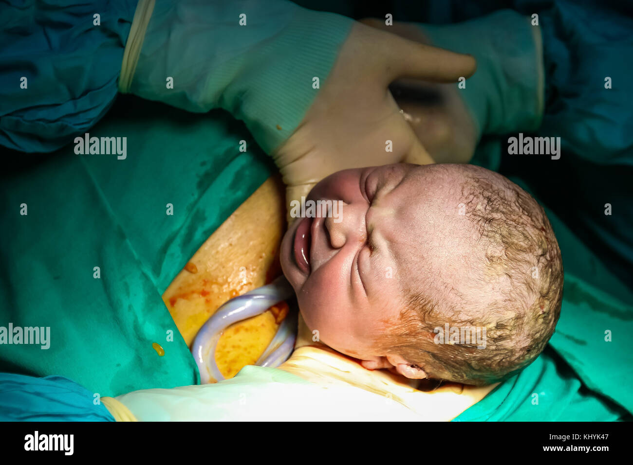 Page 2 Nurse Holding Newborn Baby In High Resolution Stock Photography And Images Alamy