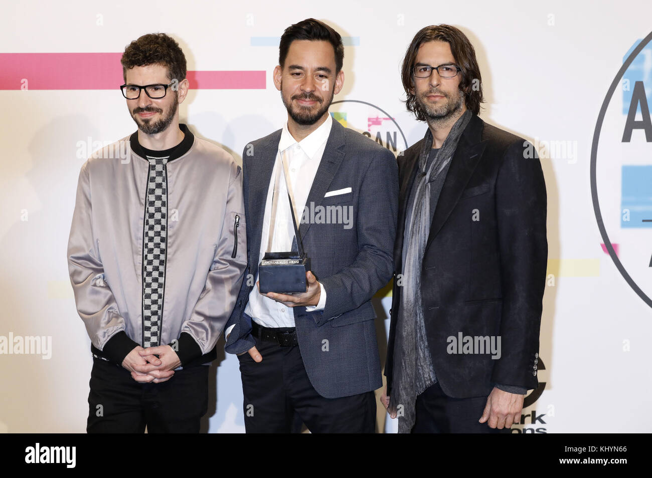 Brad Delson, Mike Shinoda and Rob Bourdon (Linkin Park) attend the 2017 American Music Awards at Microsoft Theater on November 19, 2017 in Los Angeles, California. | Verwendung weltweit Stock Photo