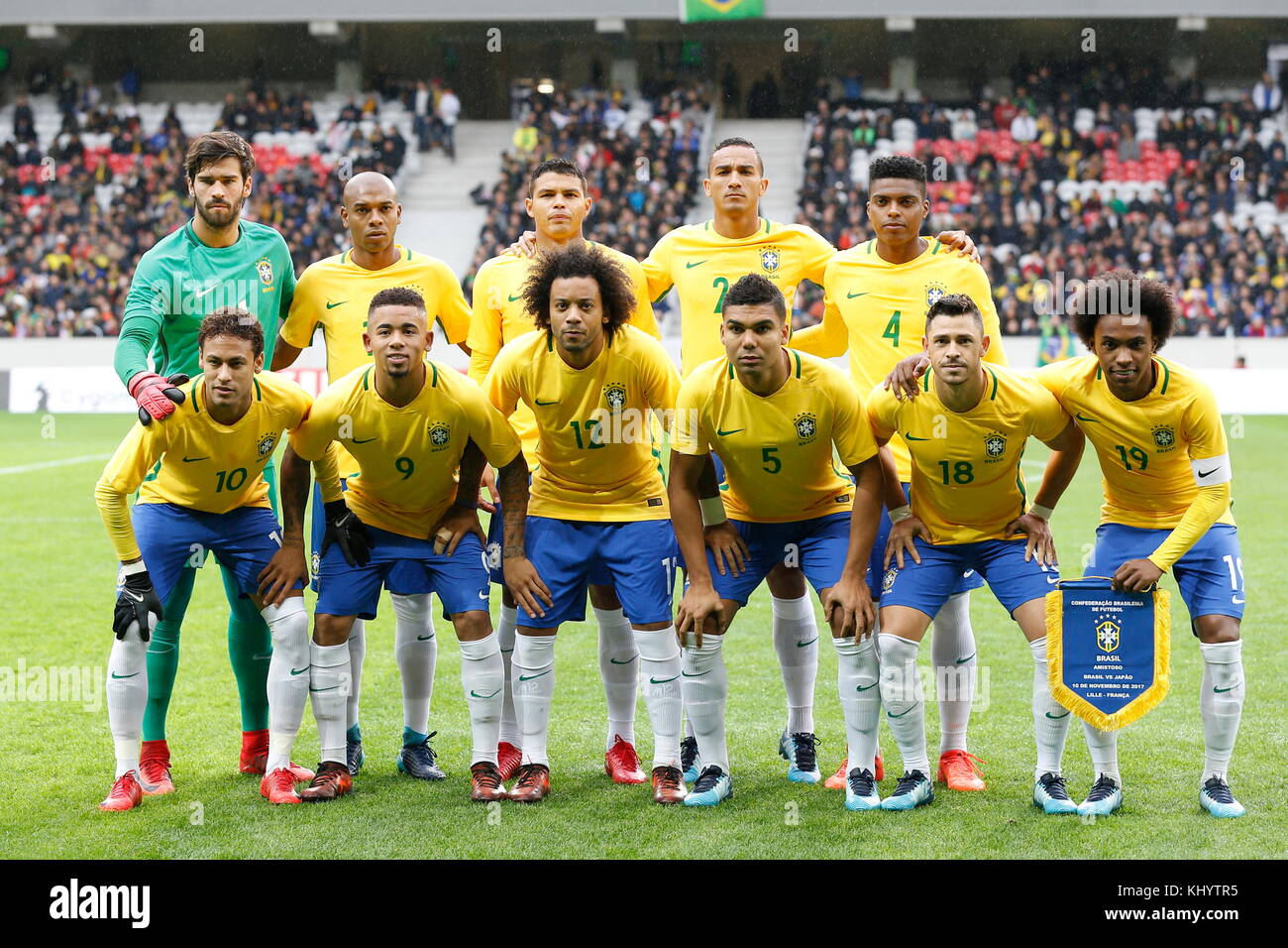 Lille, France. 10th Nov, 2017. Brazil team group line-up (BRA) Football/Soccer : International friendly match between Japan 1-3 Brazil at the Stade Pierre-Mauroy in Lille, France . Credit: Mutsu Kawamori/AFLO/Alamy Live News Stock Photo