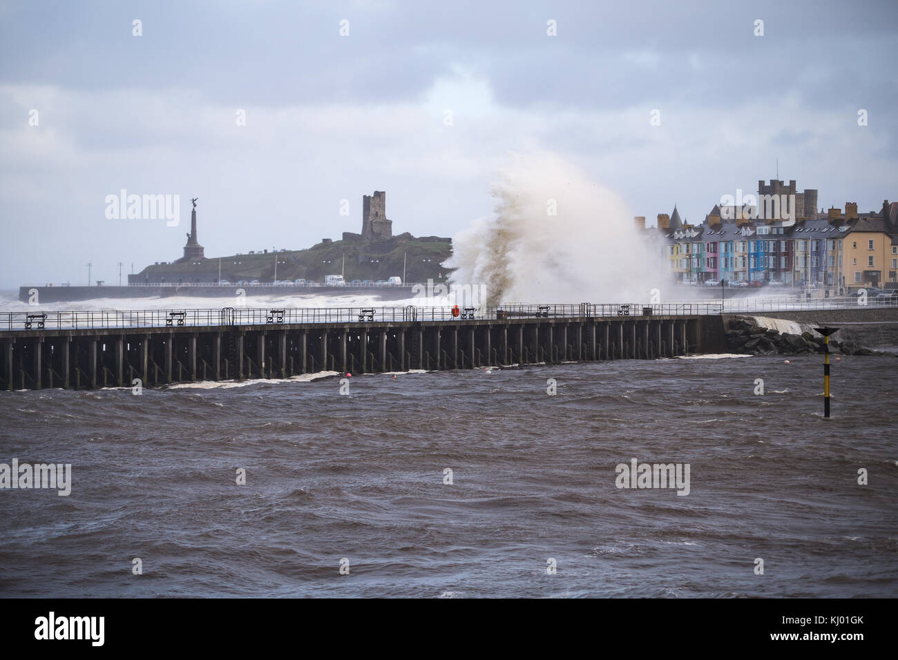 Aberystwyth, Ceredigion, UK. 23rd Nov, 2017. UK Weather. For a second day of high winds and heavy weather, large waves hit the sea defences at Aberystwyth, mid Wales. Stock Photo