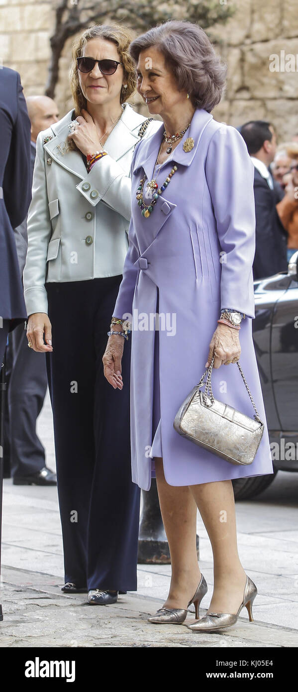 Queen Sofia of Spain, Princess Elena of Spain at the Congress