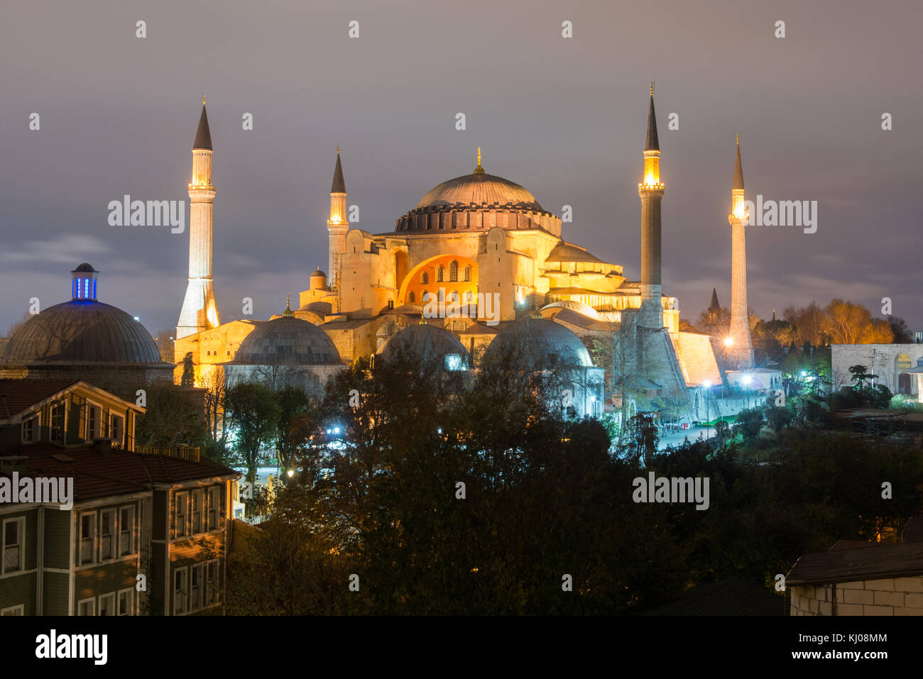 Hagia Sofia at night in Istanbul, Turkey Stock Photo - Alamy