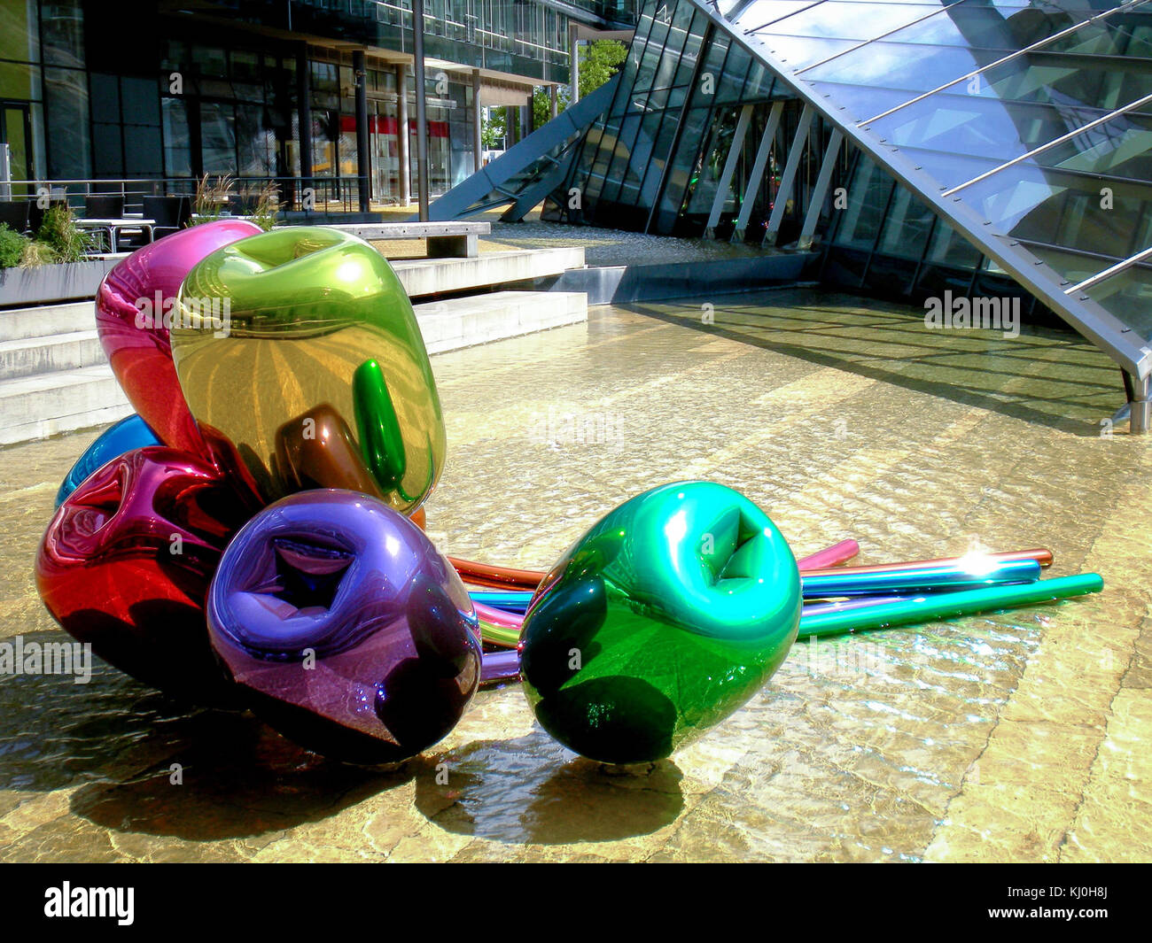 Tulips sculpture Jeff Koons NordLB office building Hanover Germany 01