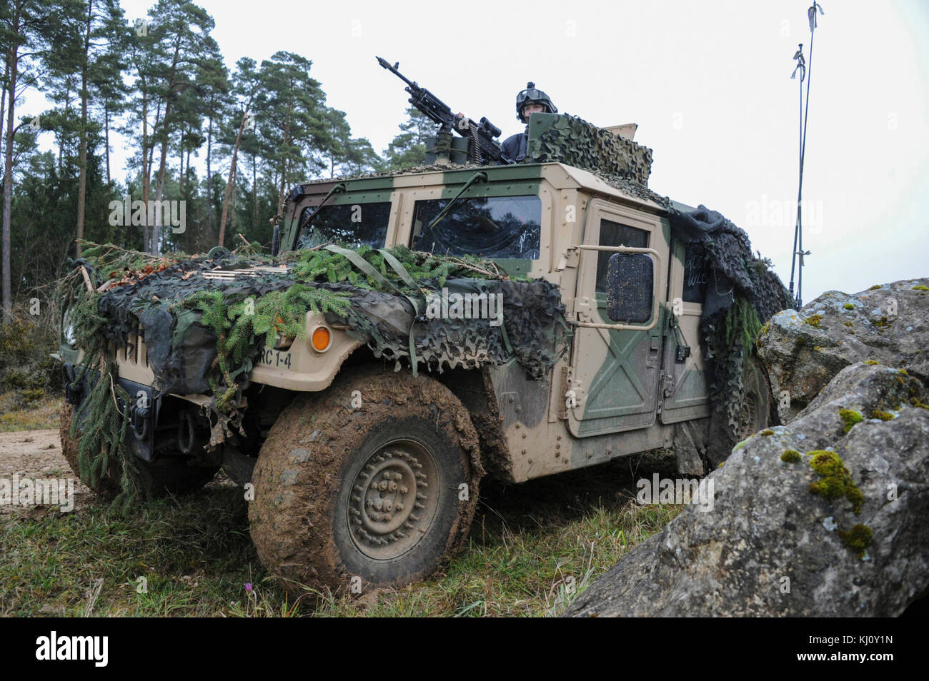 U.S. Soldiers with 1st Battalion, 4th Infantry Regiment pull security ...