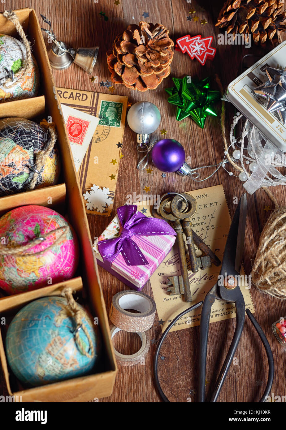 Vintage christmas ornaments hi-res stock photography and images - Alamy