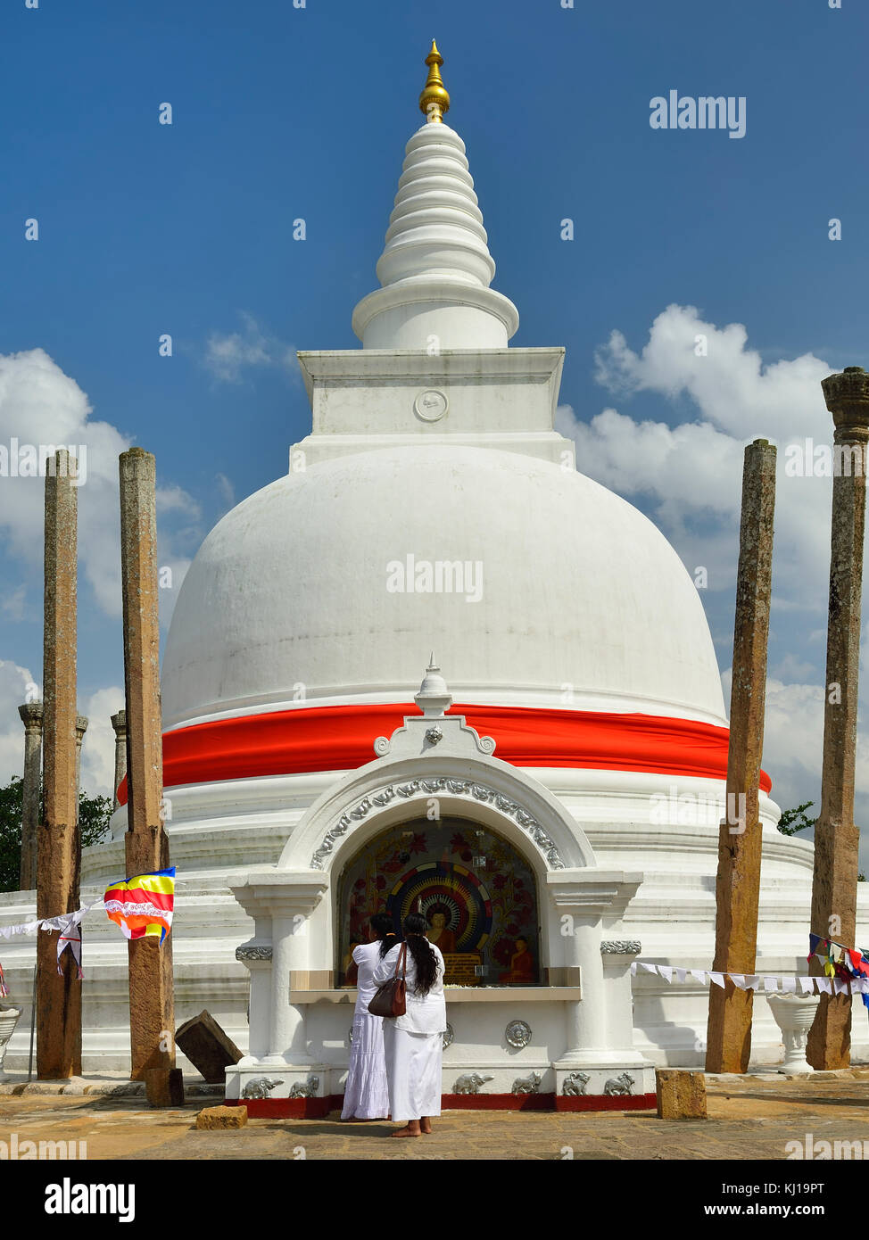 Sinhalese buddhist hires stock photography and images Alamy