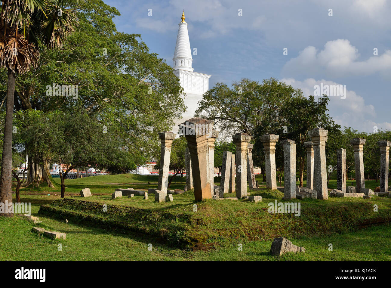 Sri Lanka, Anuradhapura ruin, historical capital city of the Sinhalese Buddhist state on Sri Lances. Mirisavatiya Dagoba Stupa Stock Photo