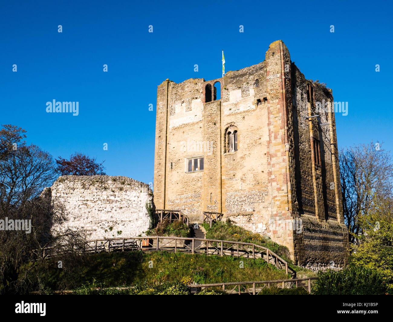 11th century castle keep britain hi-res stock photography and images ...