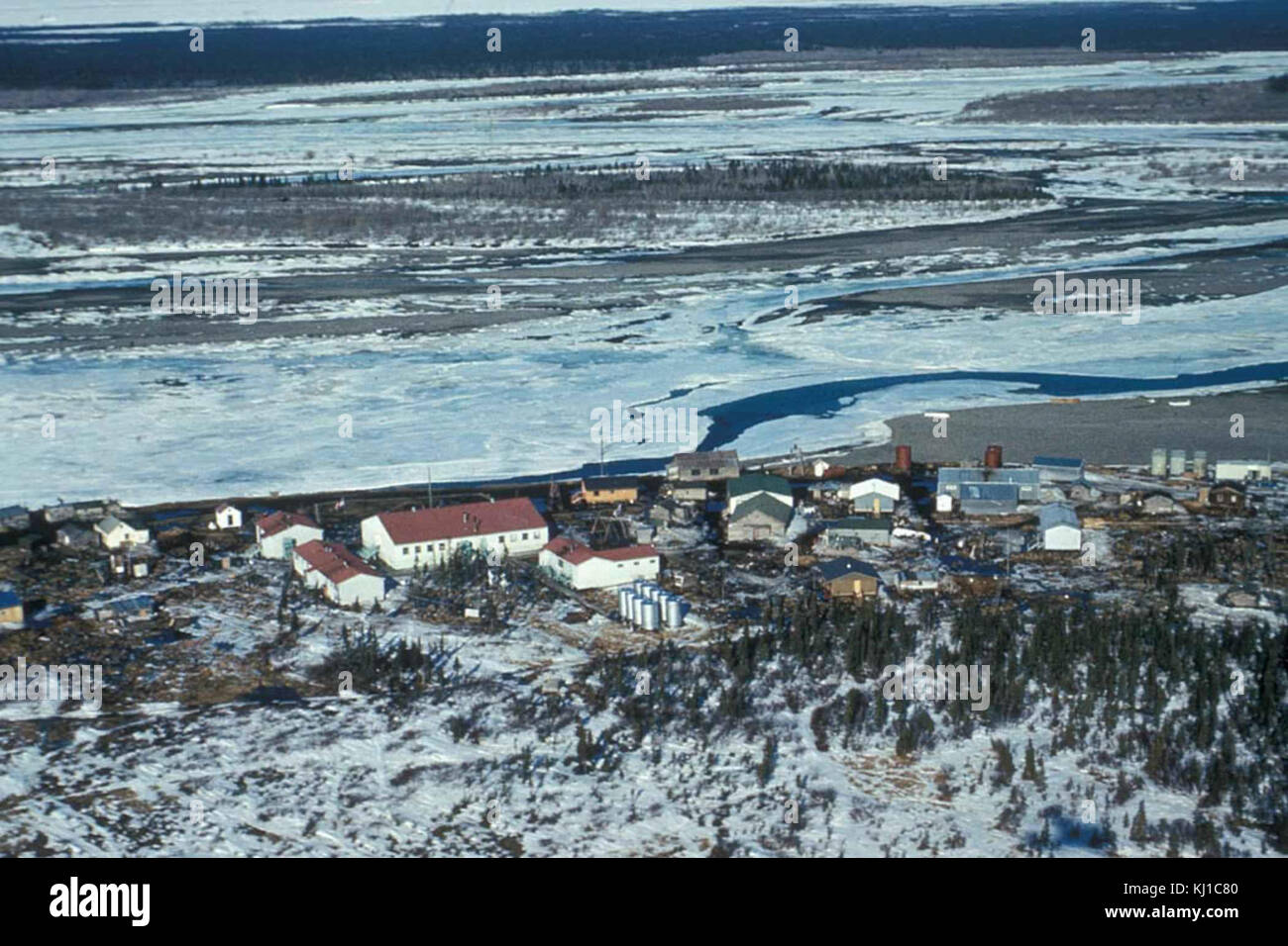Noatak village on the Noatak river Stock Photo Alamy