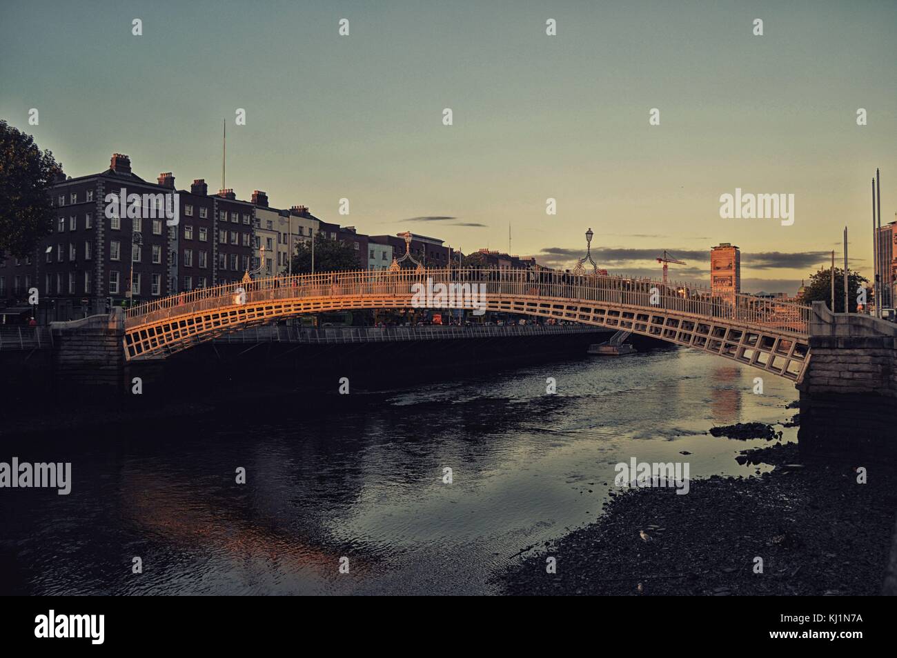 Hapenny bridge in dublin hi-res stock photography and images - Alamy