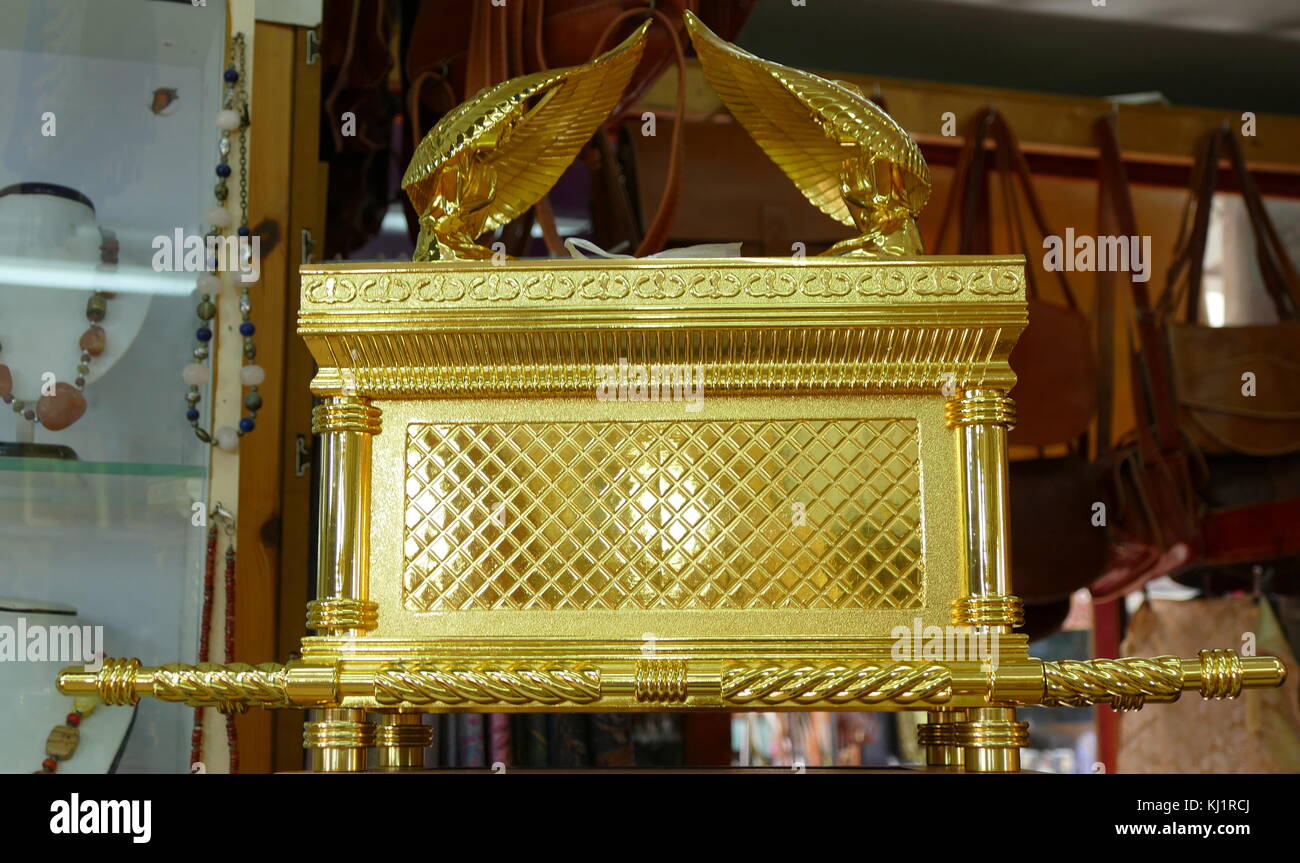 Indiana Jones ARK CHERUB ANGEL Gold Ark of the Covenant. 