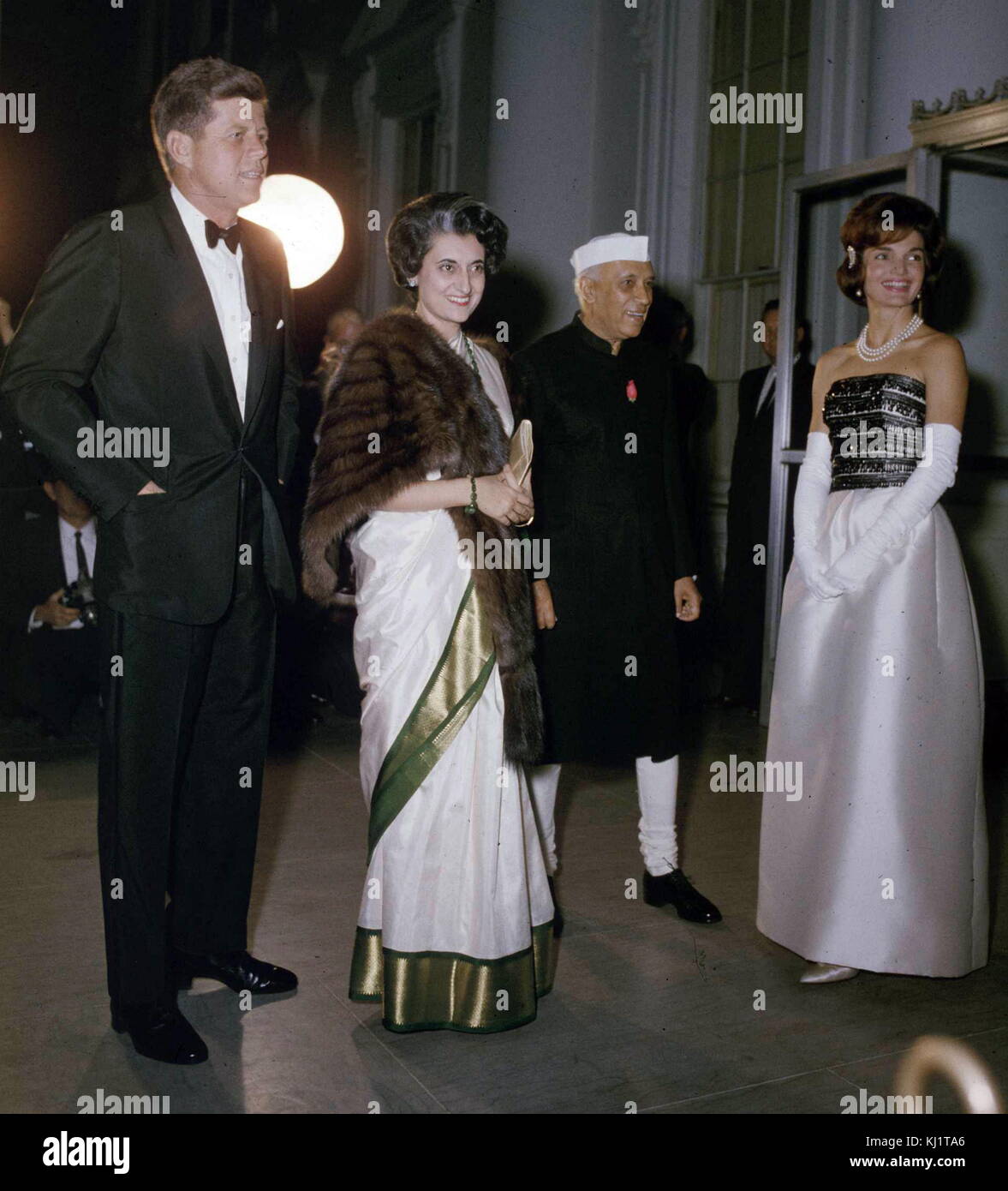 President John Kennedy with Jawaharlal Nehru (1889 –1964) first Prime Minister of India, Washington DC 1961. Jacquie Kennedy and Indira Gandhi look on Stock Photo